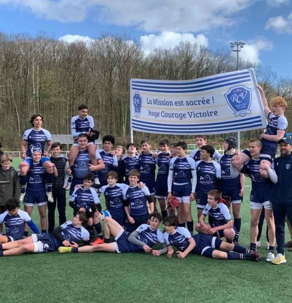 Photo d'équipe des U16 Cadets du Rugby Club de Versailles, évoluant en National et Régional