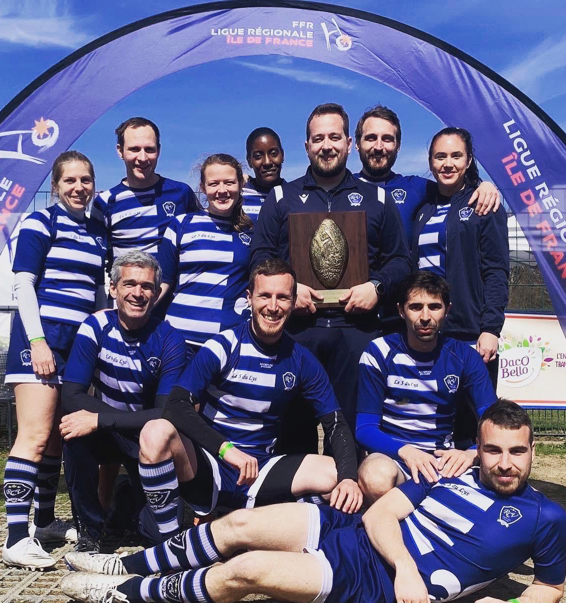 Photo d'équipe du 5 du Lys, équipe de rugby à 5 à toucher mixte du Rugby Club Versailles